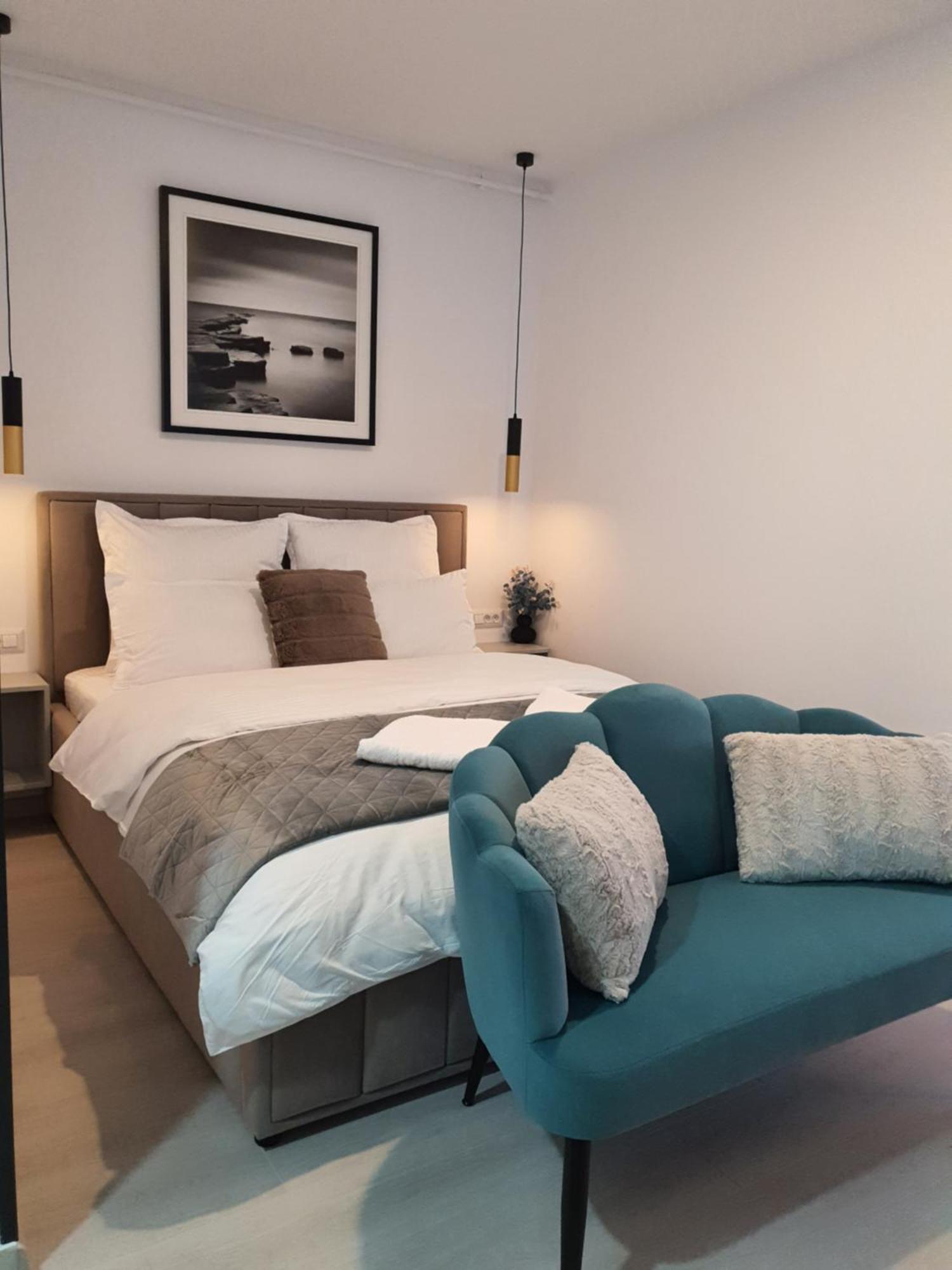 Premium Hils Brauner Studio Boekarest Buitenkant foto