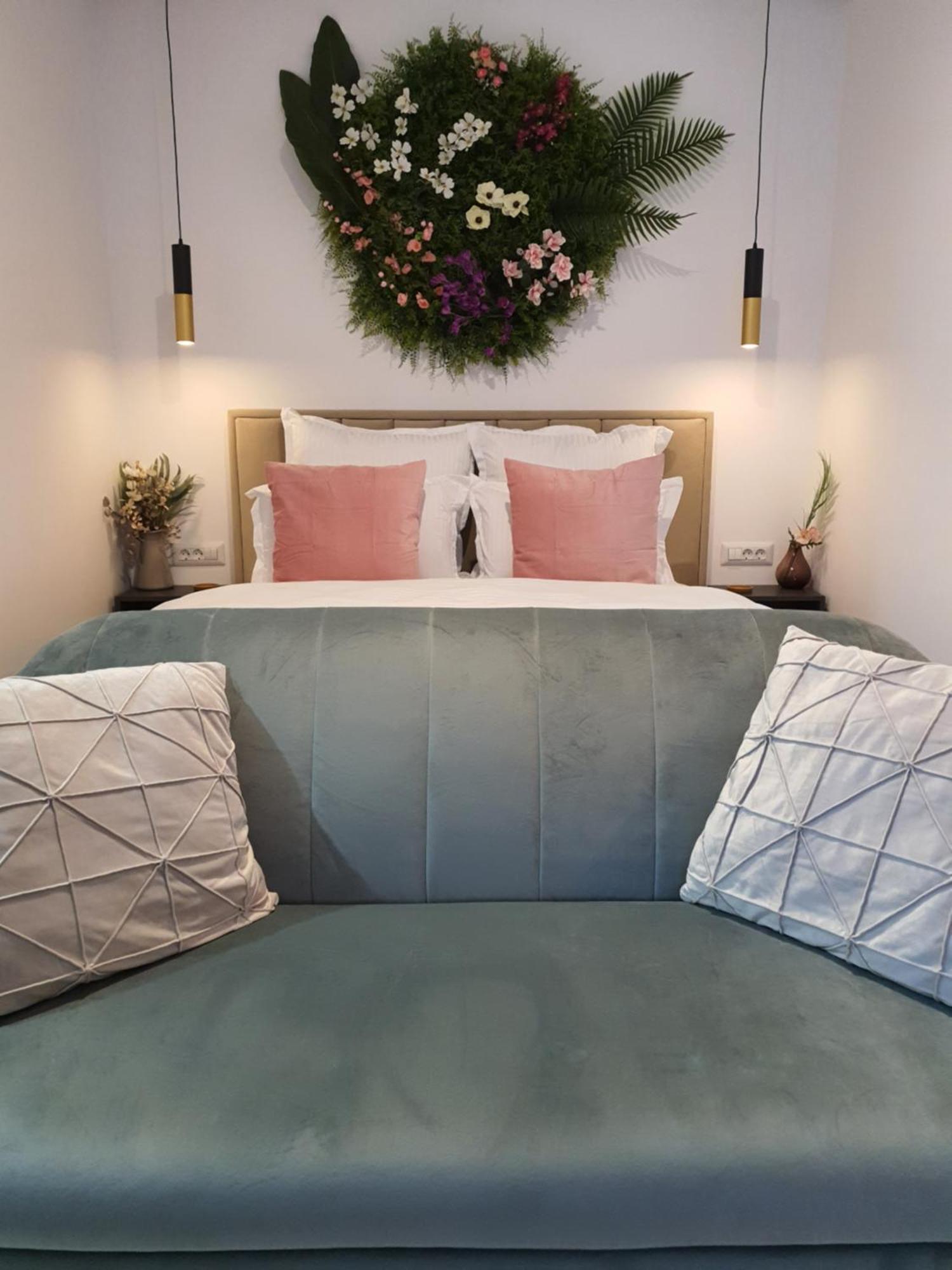 Premium Hils Brauner Studio Boekarest Buitenkant foto